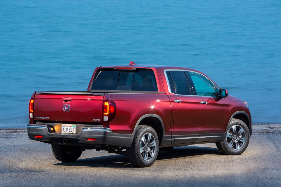  Honda Ridgeline 2016 года  (фото 33 из 40)